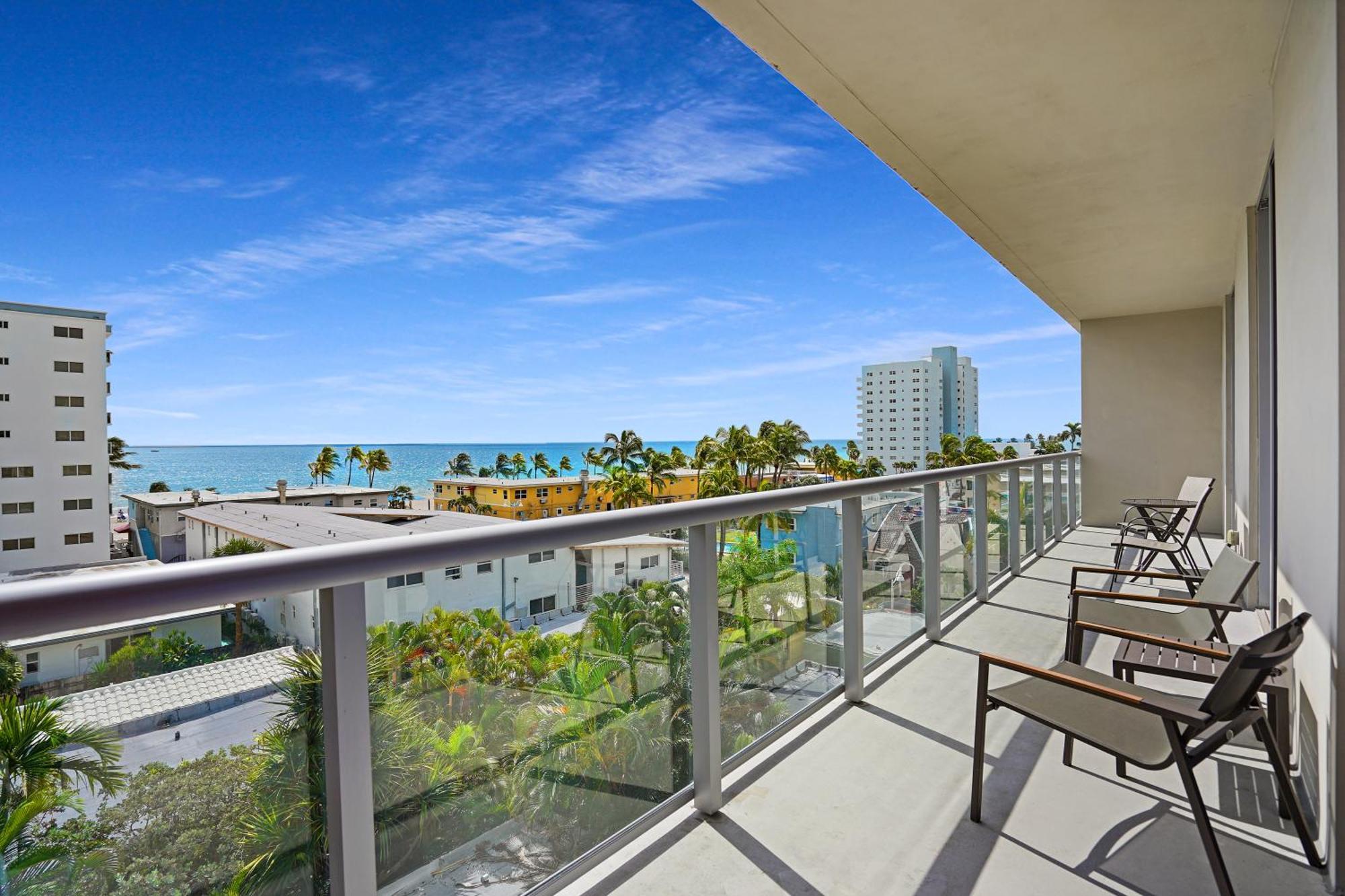 Ch Luxury Condos & Studios On The Beach ハリウッド エクステリア 写真